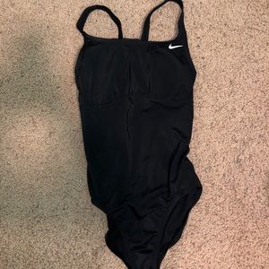 nike one-piece swimsuit